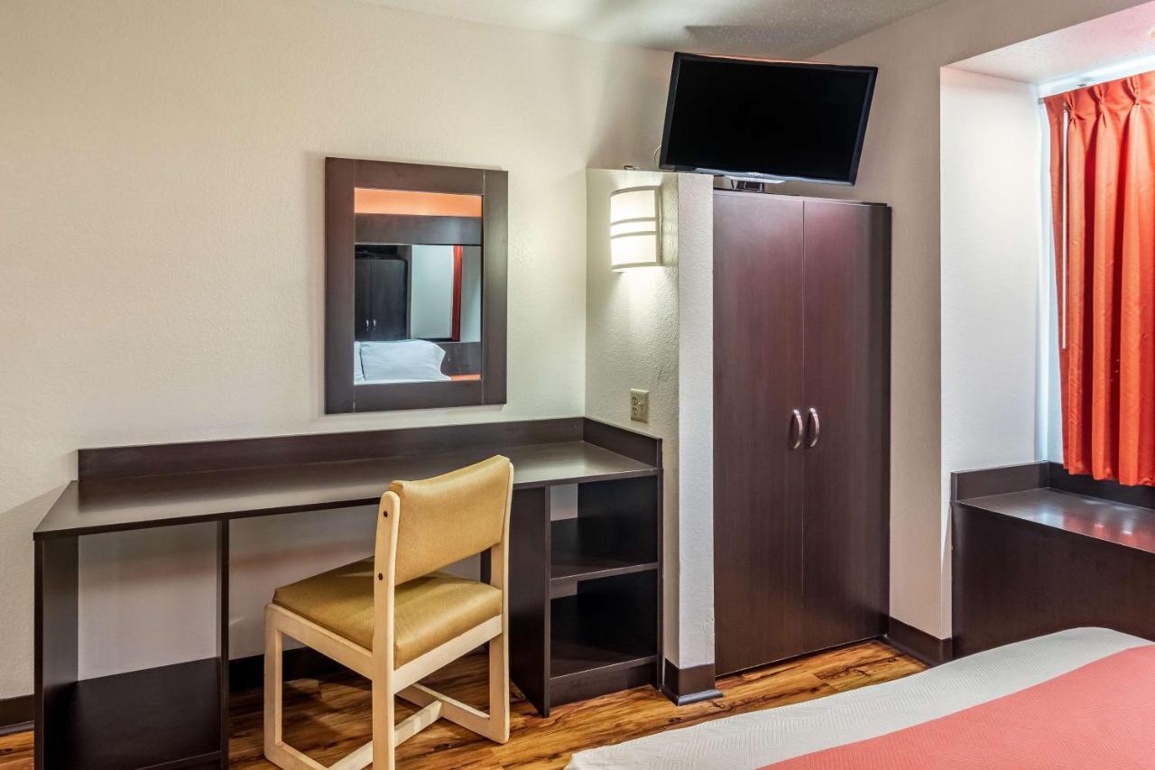 Motel 6 Chattanooga Downtown Екстер'єр фото
