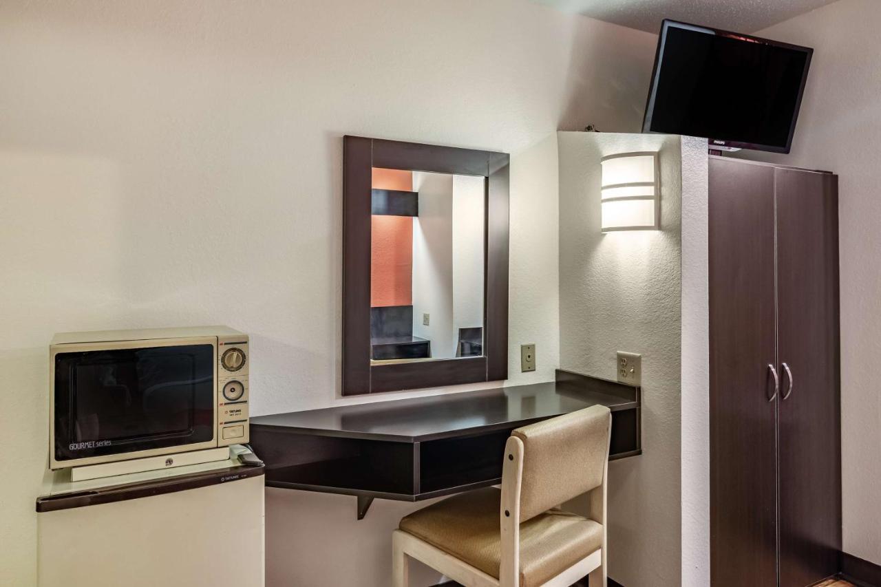 Motel 6 Chattanooga Downtown Екстер'єр фото