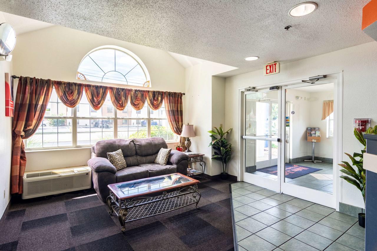 Motel 6 Chattanooga Downtown Екстер'єр фото